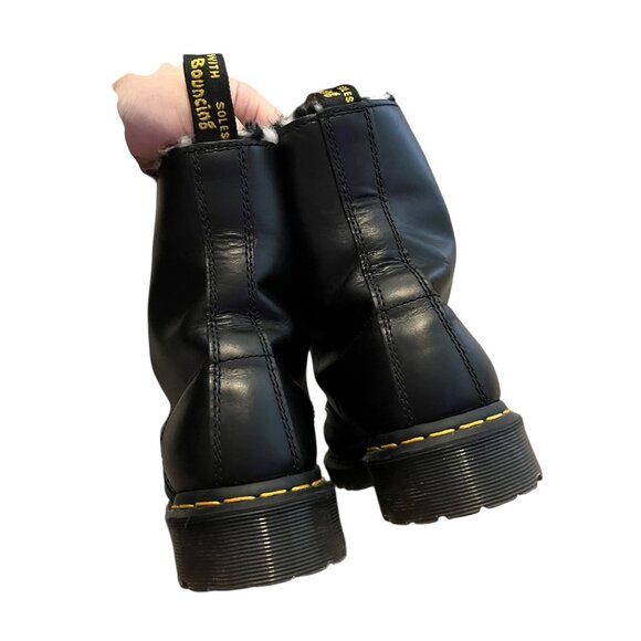 Dr. Martens Black Leather Fur-Lined Boots Womens Size 8 Lace-Up With Yellow Stit - Picture 4 of 10